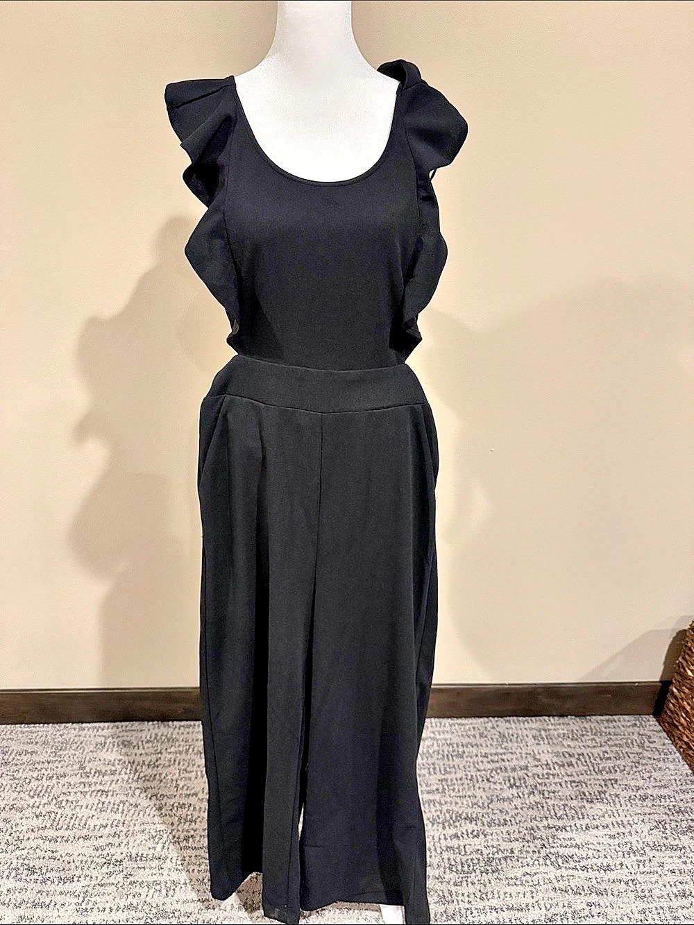 HELLOMOLLY Black Ruffle Sleeve Pants Romper size S